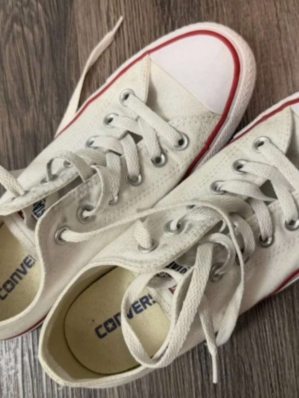 Converse Chuck Taylor All Star low Top White – Men’s Size 6 M women’s 8